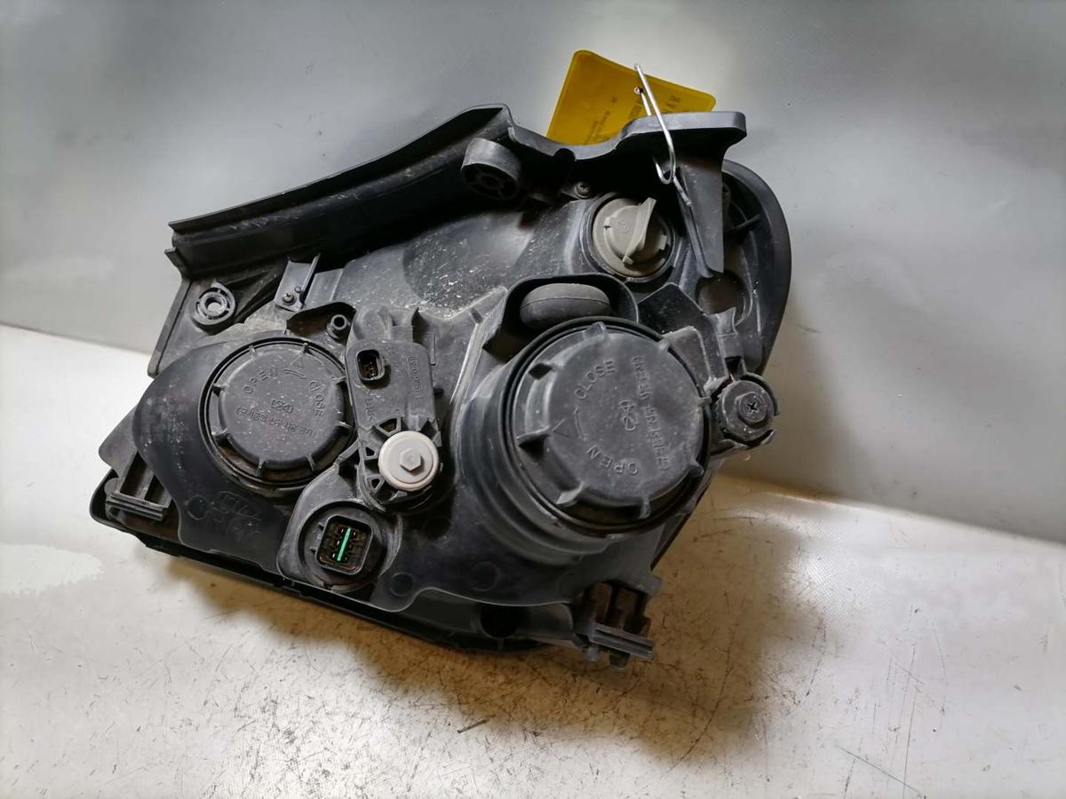 Kia Carens 3 original Scheinwerfer vorn rechts Halogen Bj.2007